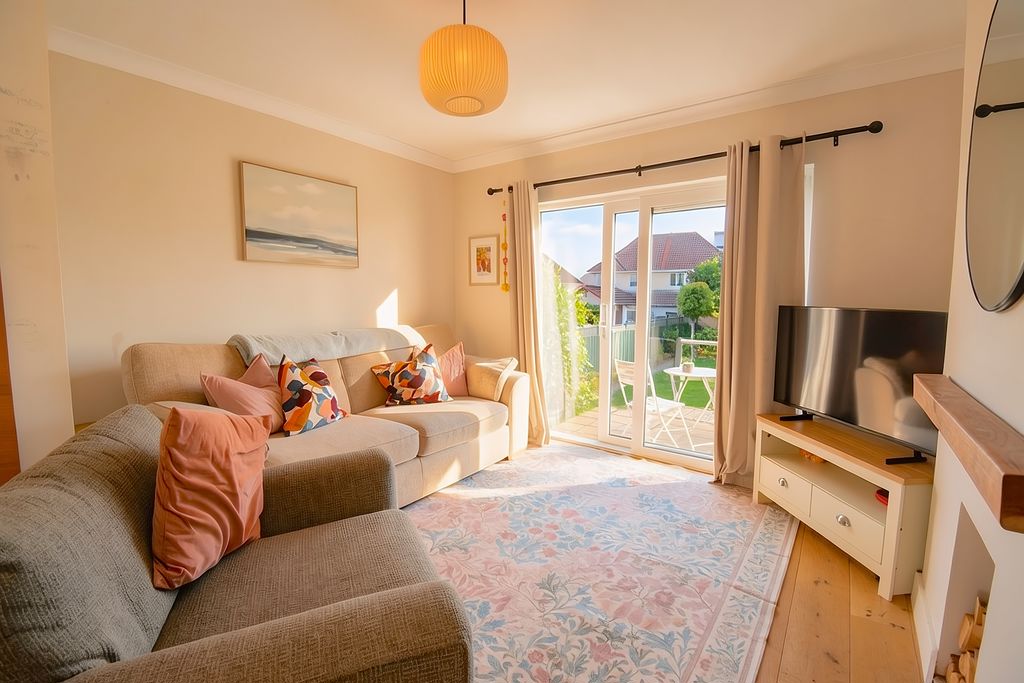 Sitting Room- click for photo gallery